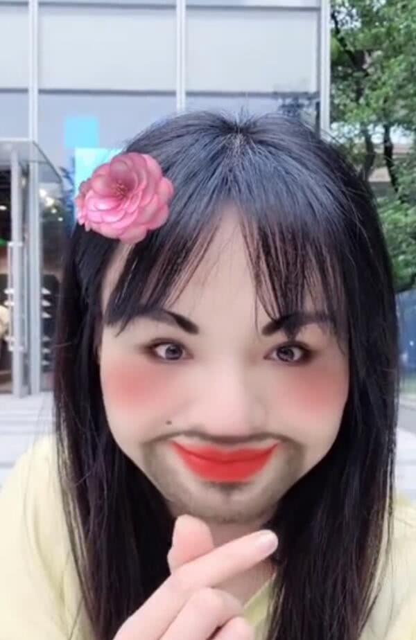 娱乐吃瓜酱20岁长不大